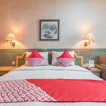 Oyo 671 Hotel Capitol Джакарта Екстер'єр фото