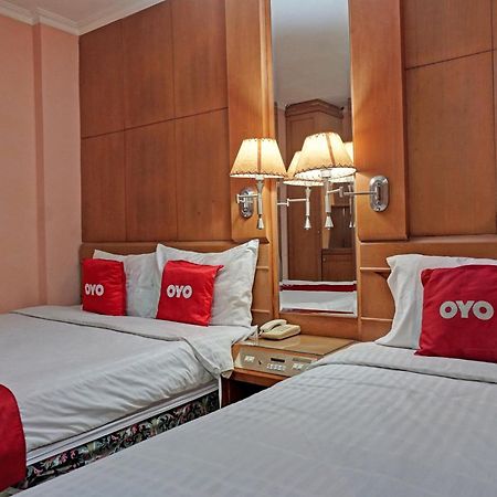 Oyo 671 Hotel Capitol Джакарта Екстер'єр фото