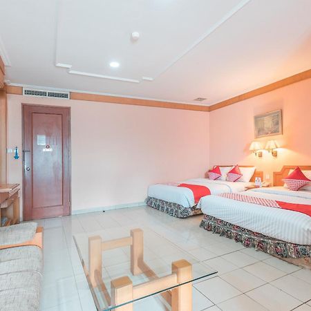 Oyo 671 Hotel Capitol Джакарта Екстер'єр фото
