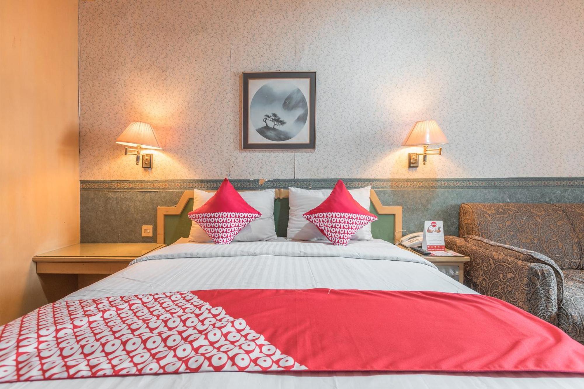 Oyo 671 Hotel Capitol Джакарта Екстер'єр фото
