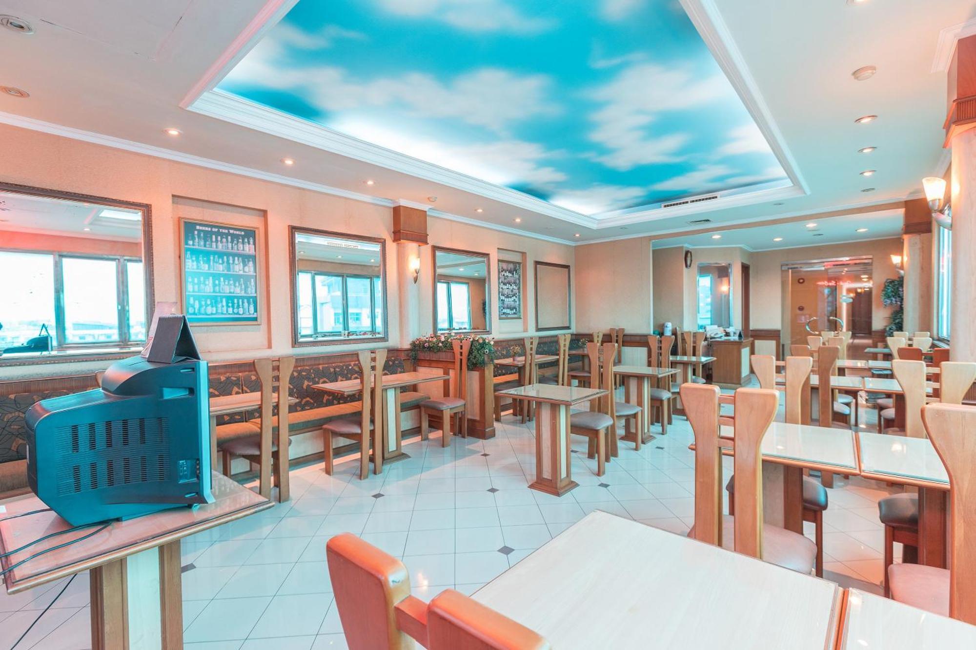 Oyo 671 Hotel Capitol Джакарта Екстер'єр фото