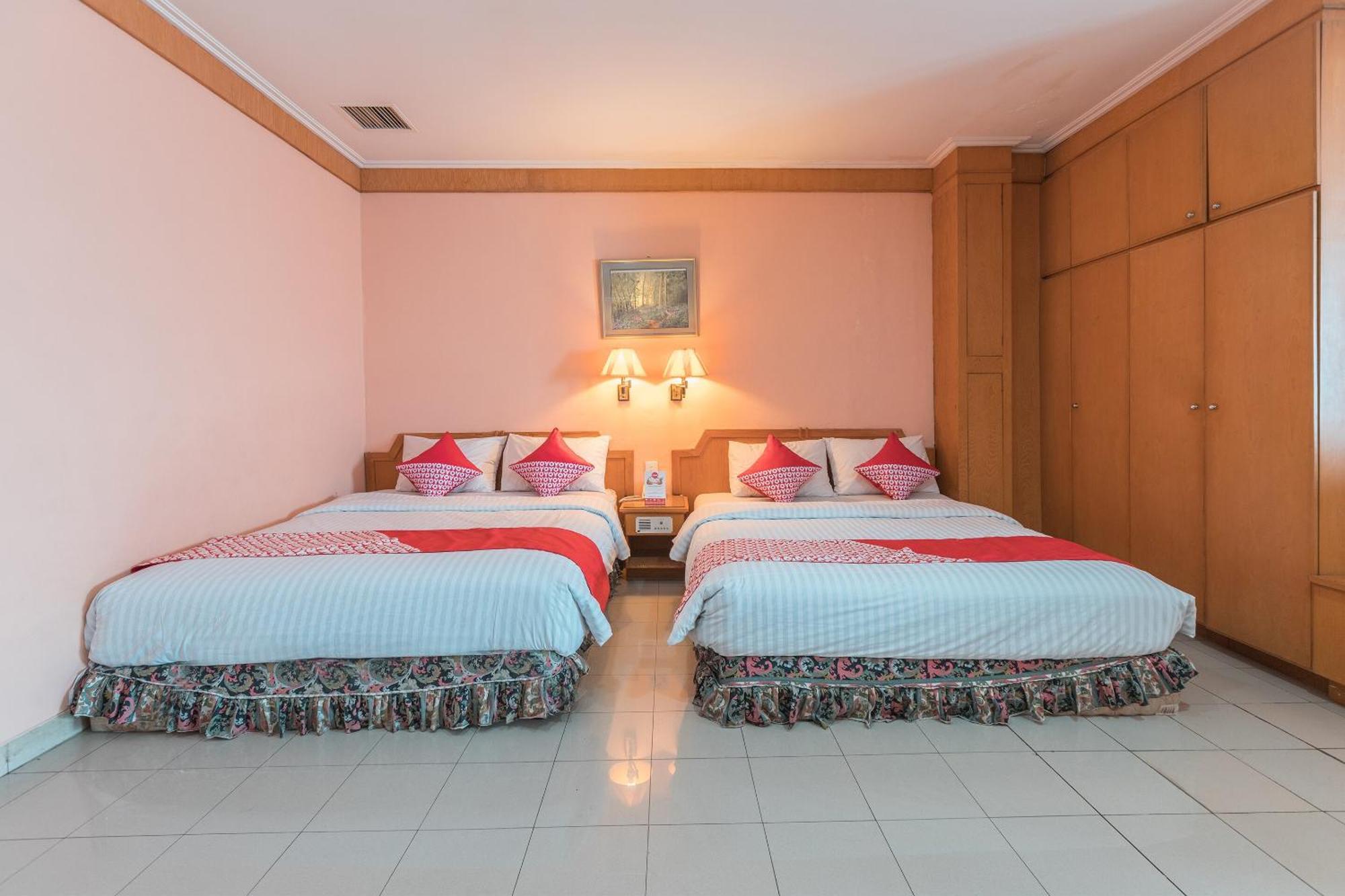 Oyo 671 Hotel Capitol Джакарта Екстер'єр фото