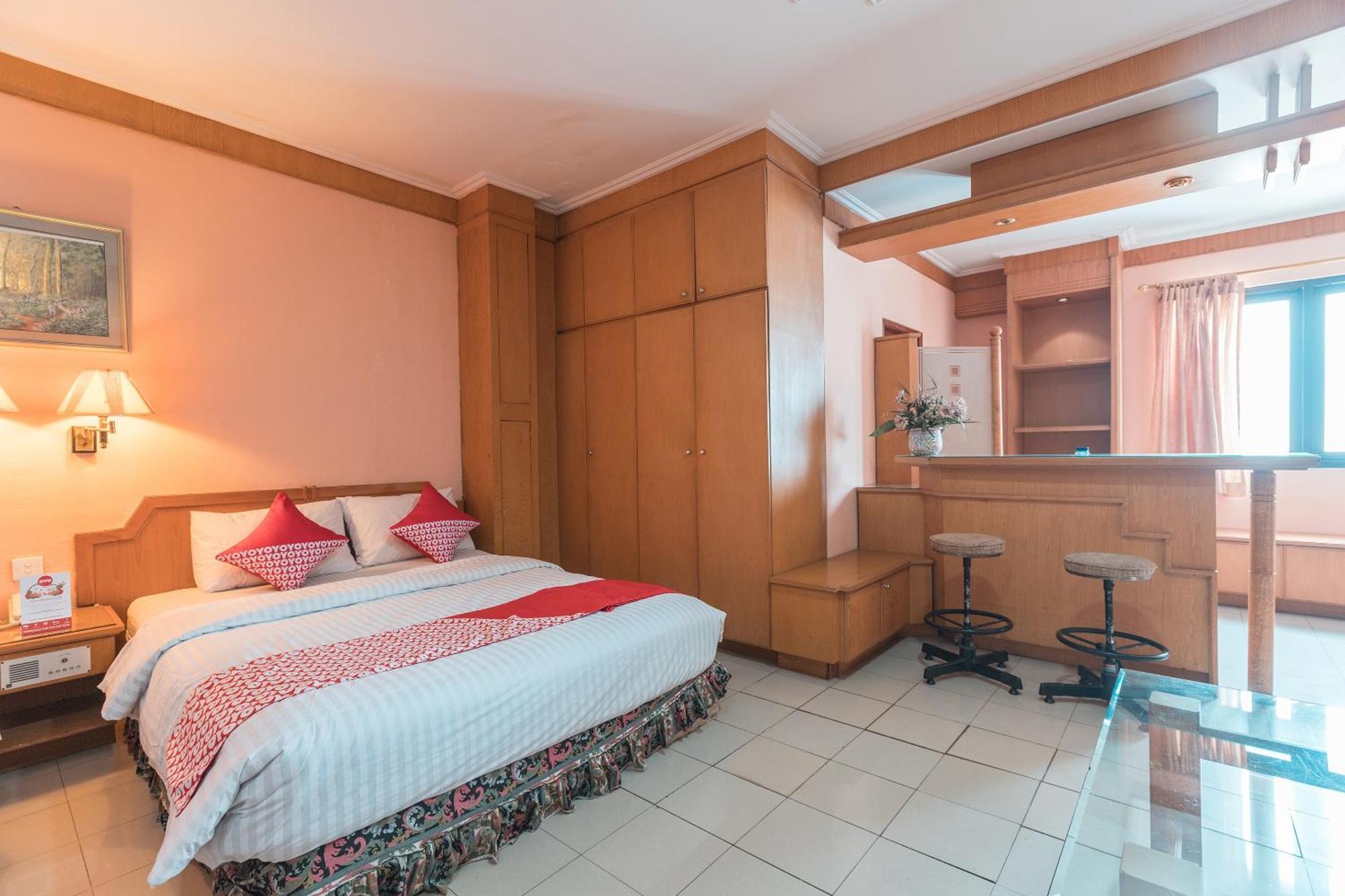 Oyo 671 Hotel Capitol Джакарта Екстер'єр фото
