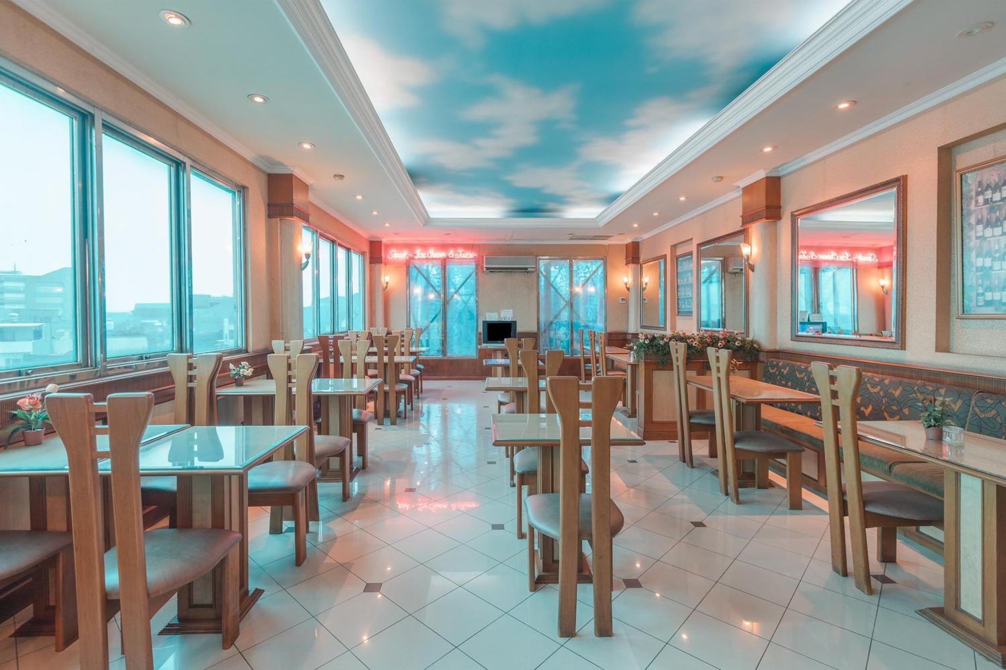 Oyo 671 Hotel Capitol Джакарта Екстер'єр фото