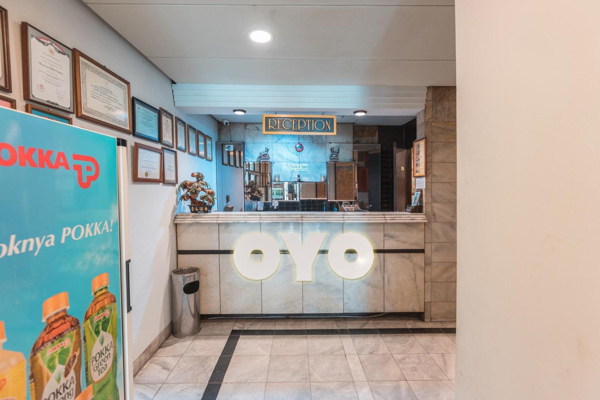 Oyo 671 Hotel Capitol Джакарта Екстер'єр фото