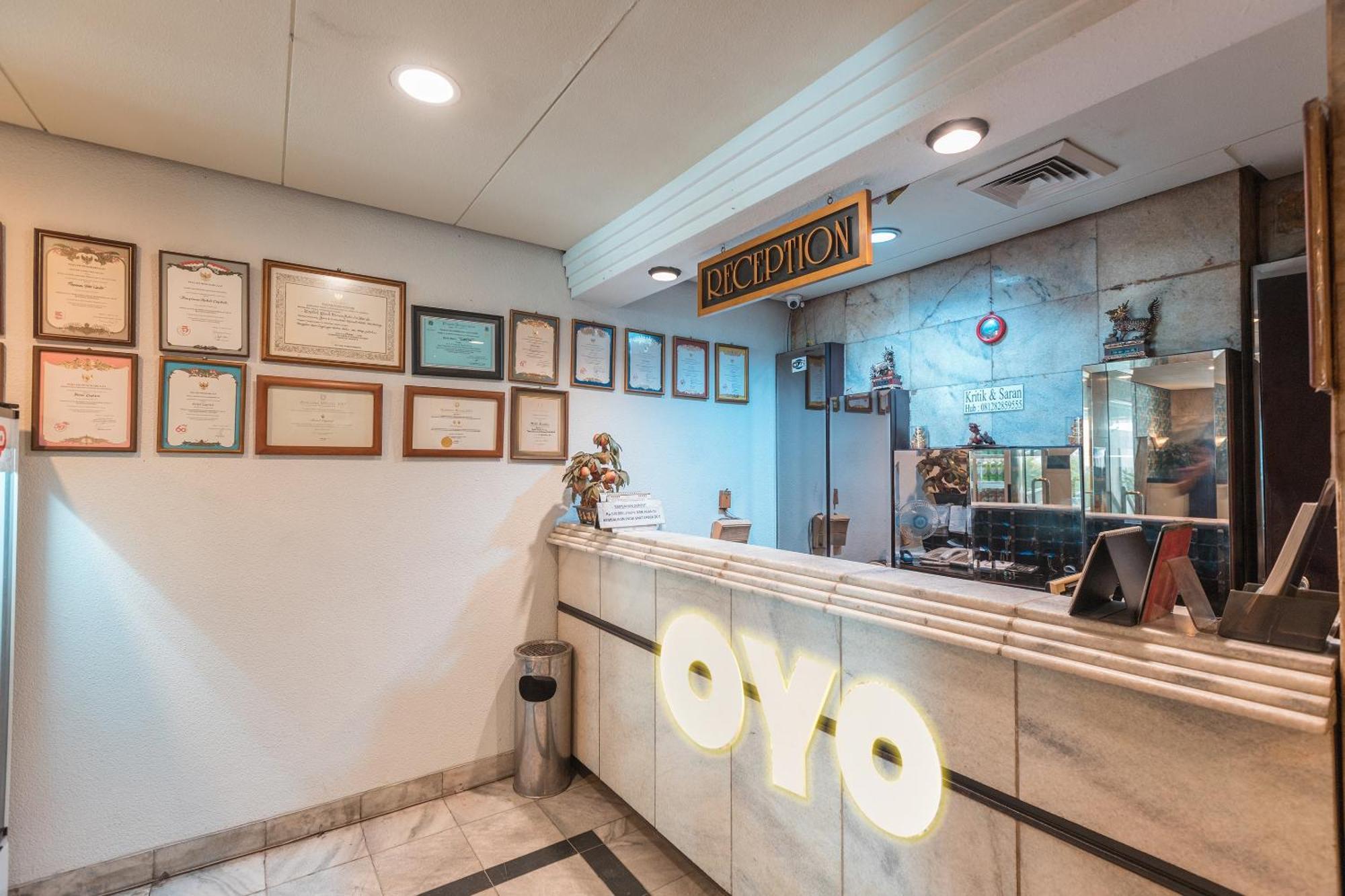 Oyo 671 Hotel Capitol Джакарта Екстер'єр фото