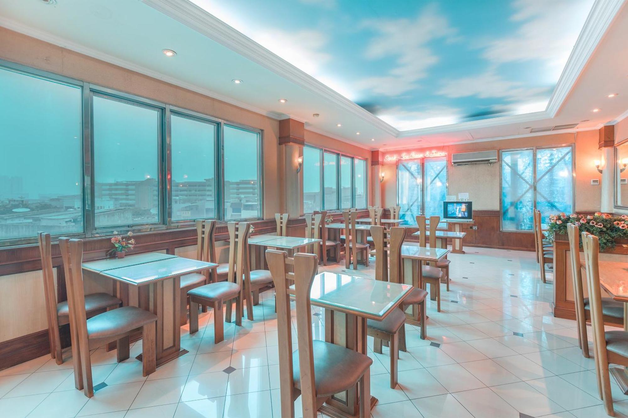 Oyo 671 Hotel Capitol Джакарта Екстер'єр фото