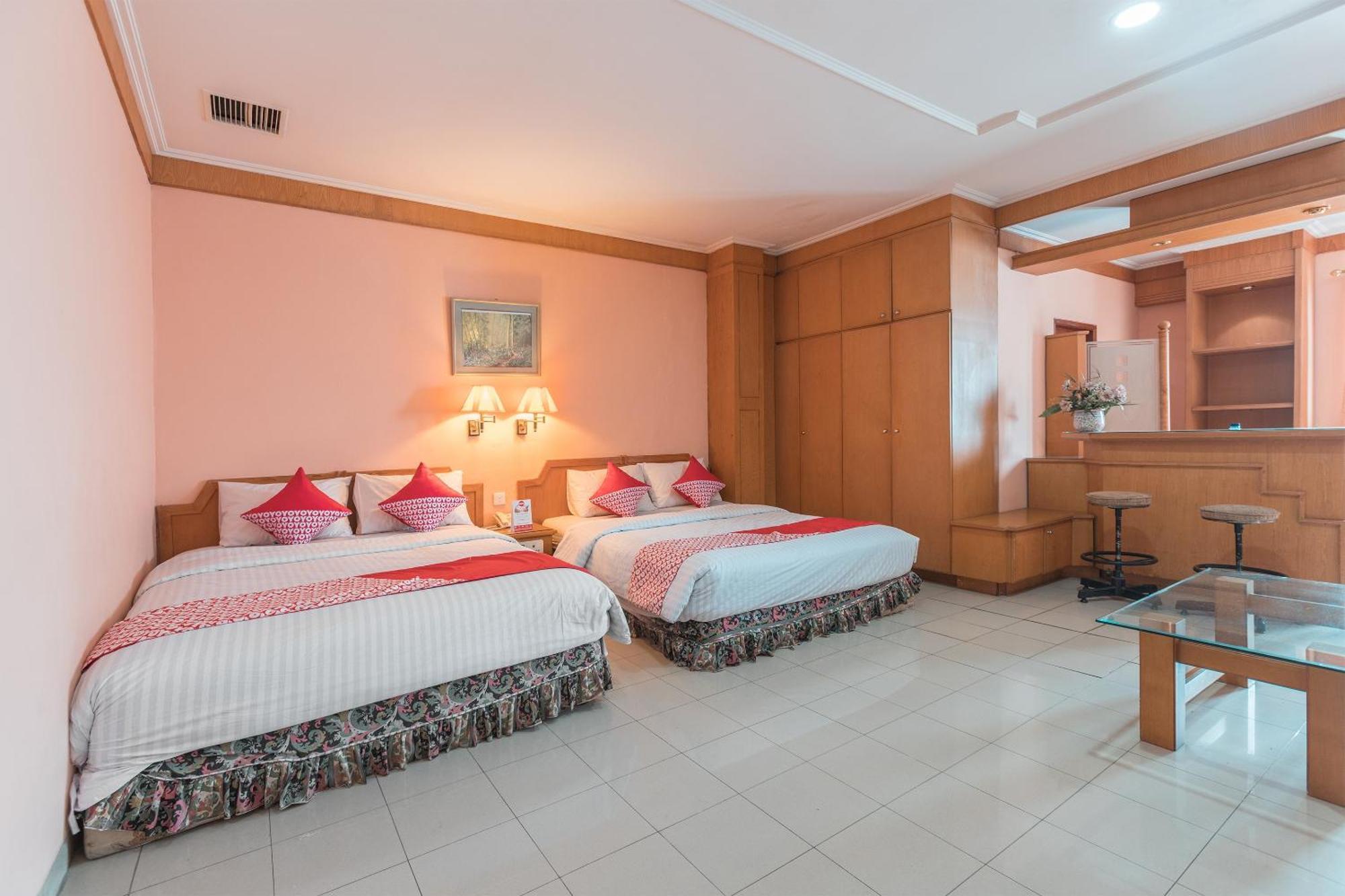 Oyo 671 Hotel Capitol Джакарта Екстер'єр фото