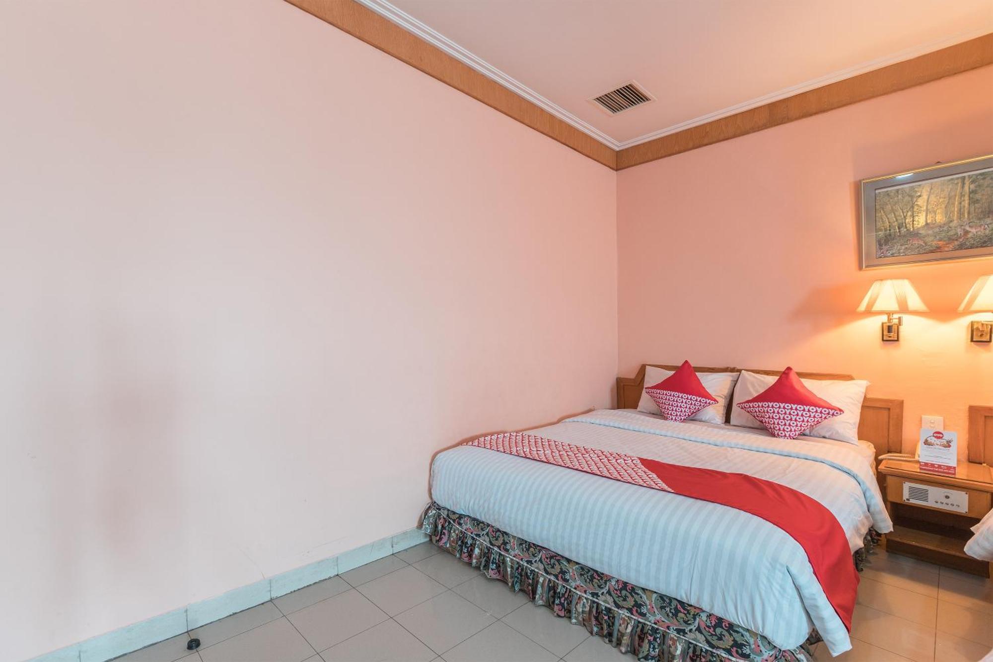Oyo 671 Hotel Capitol Джакарта Екстер'єр фото