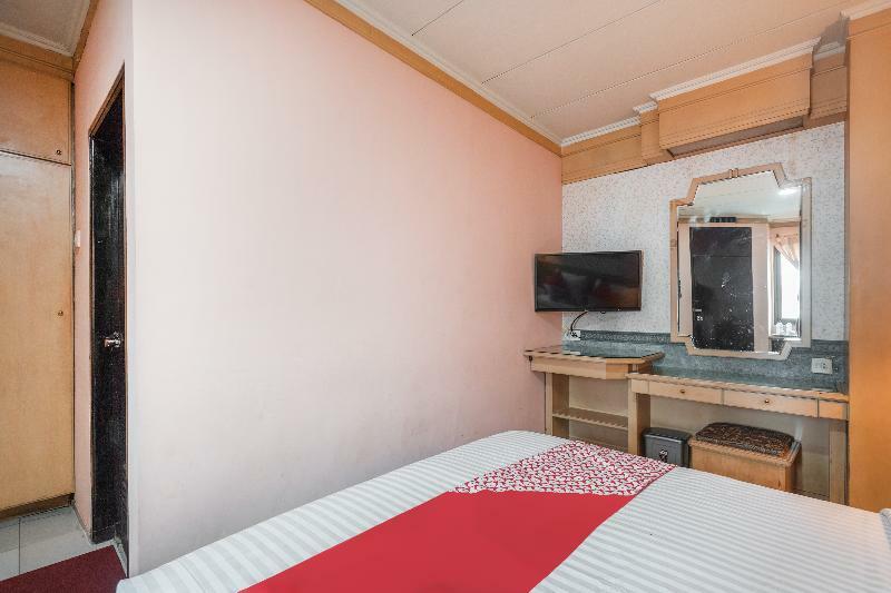 Oyo 671 Hotel Capitol Джакарта Екстер'єр фото